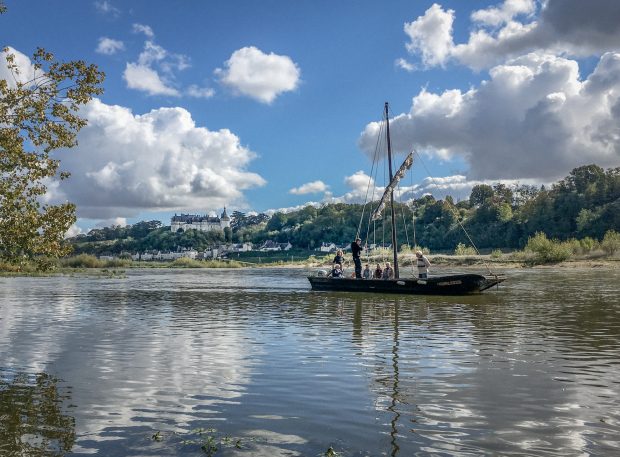 Traditional boat outings from Chaumont or Amboise to discover the River Loire